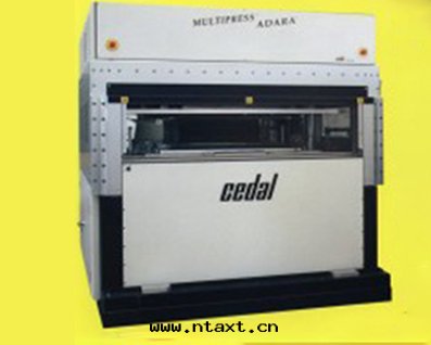 层(céng)壓機(jī).jpg 层(céng)壓機(jī).jpg