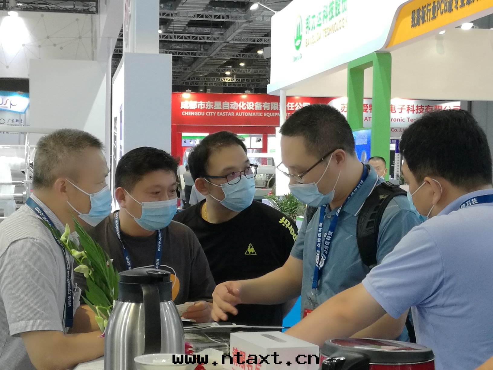 层(céng)壓機(jī)