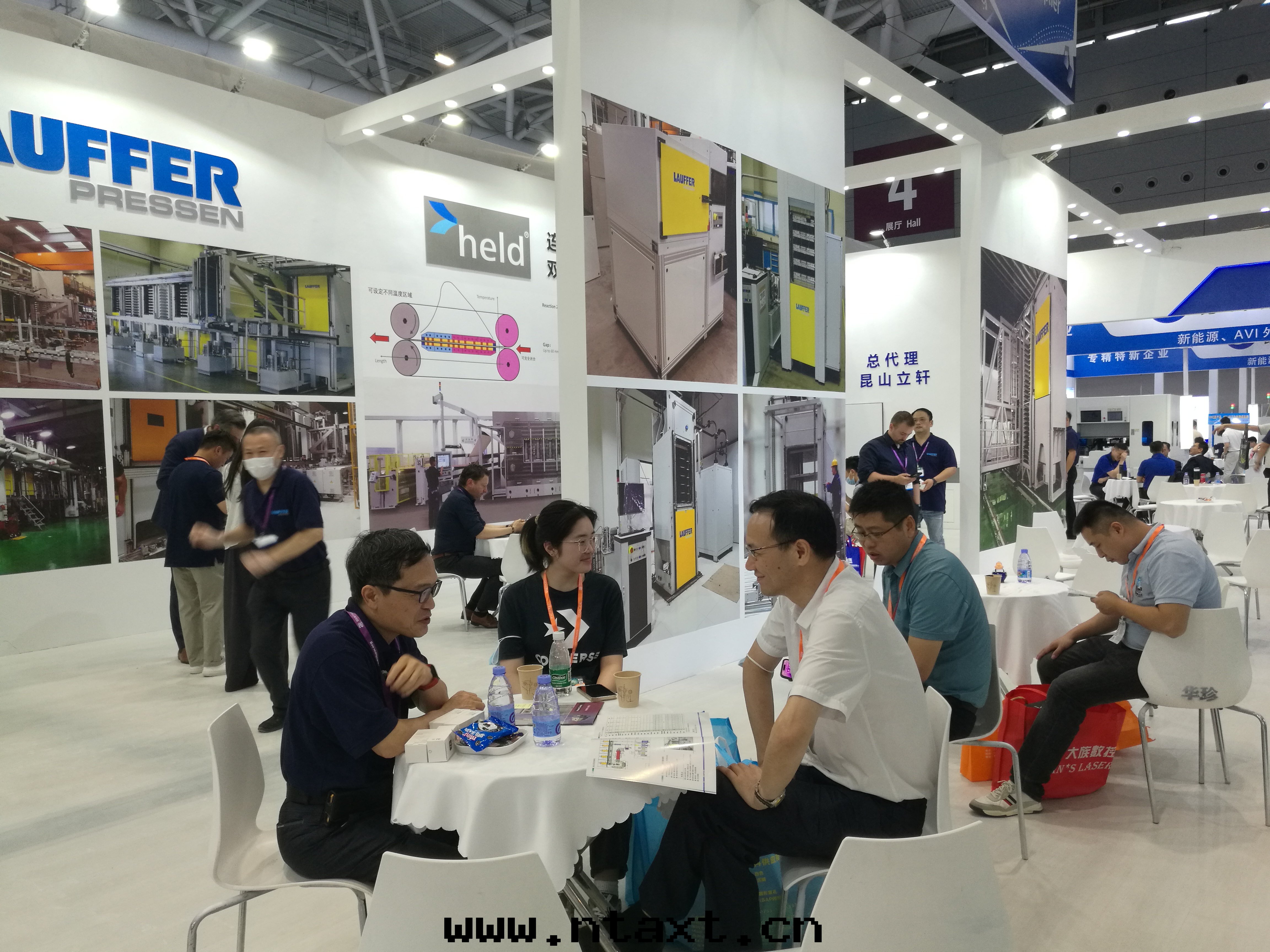 held連(lián)續式双(shuāng)鋼(gāng)带(dài)壓合機(jī) held連(lián)續式双(shuāng)鋼(gāng)带(dài)壓合機(jī)