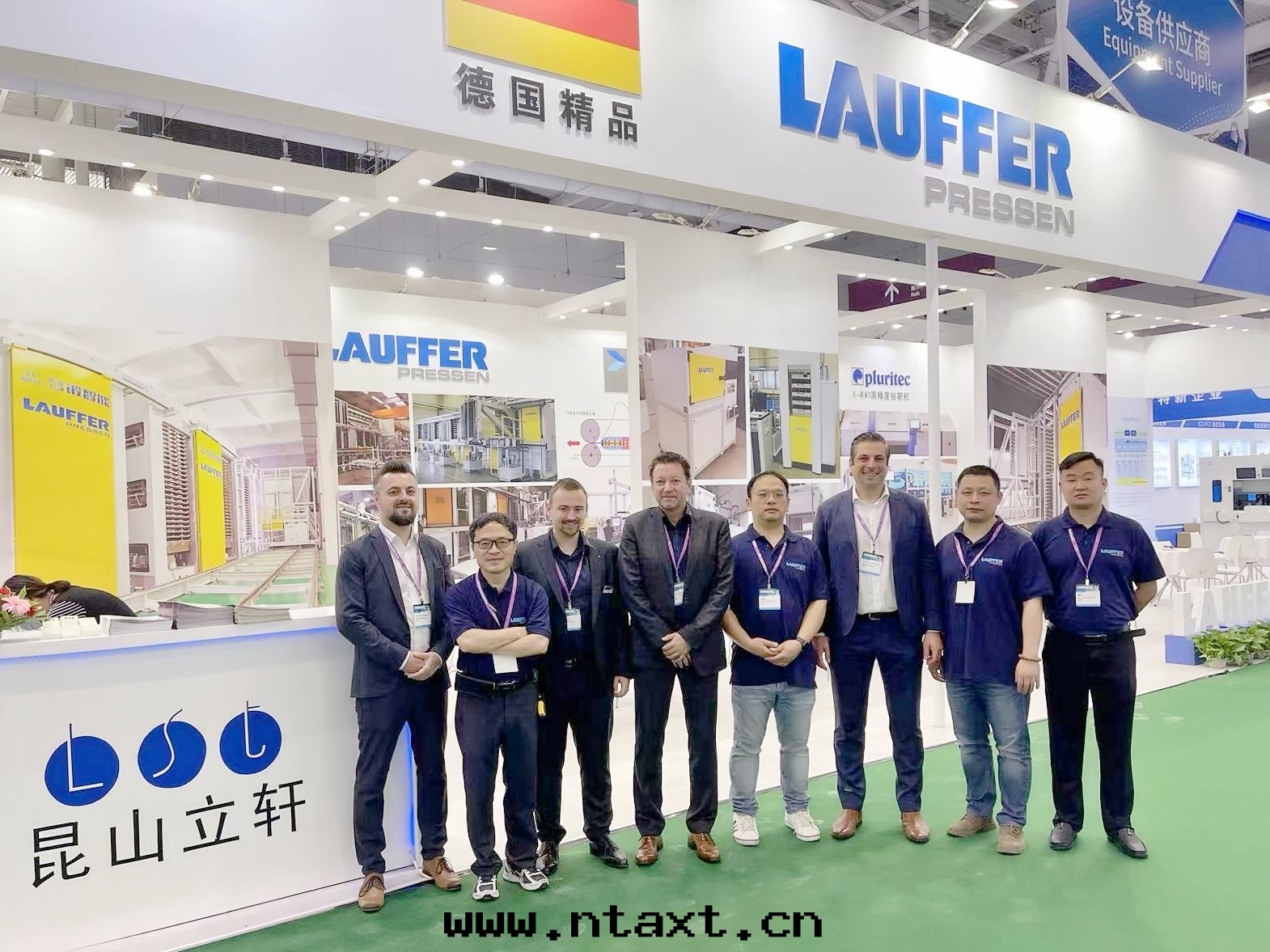 held連(lián)續式双(shuāng)鋼(gāng)带(dài)壓合機(jī)